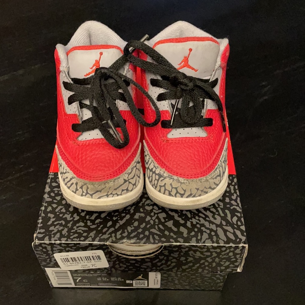 Jordan retro 3 size 7C
